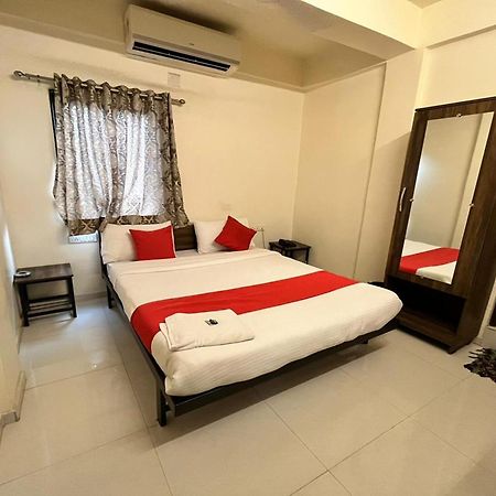 Hotel Kalyan Palace Bātwa Exterior foto