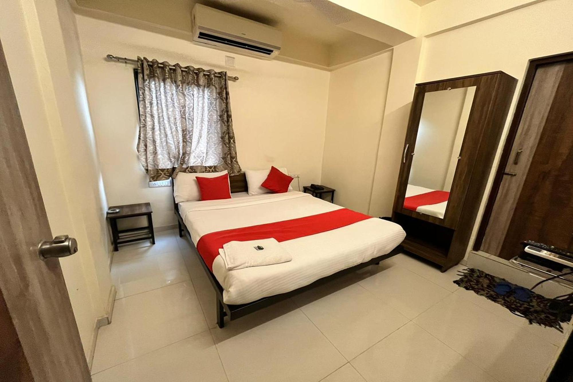 Hotel Kalyan Palace Bātwa Exterior foto