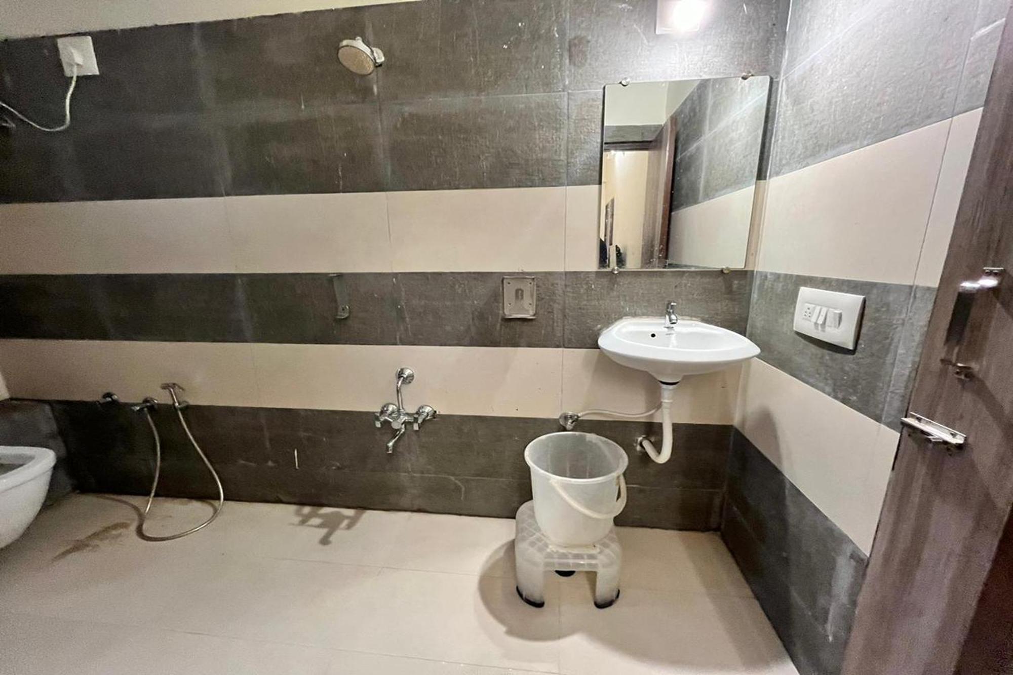 Hotel Kalyan Palace Bātwa Exterior foto