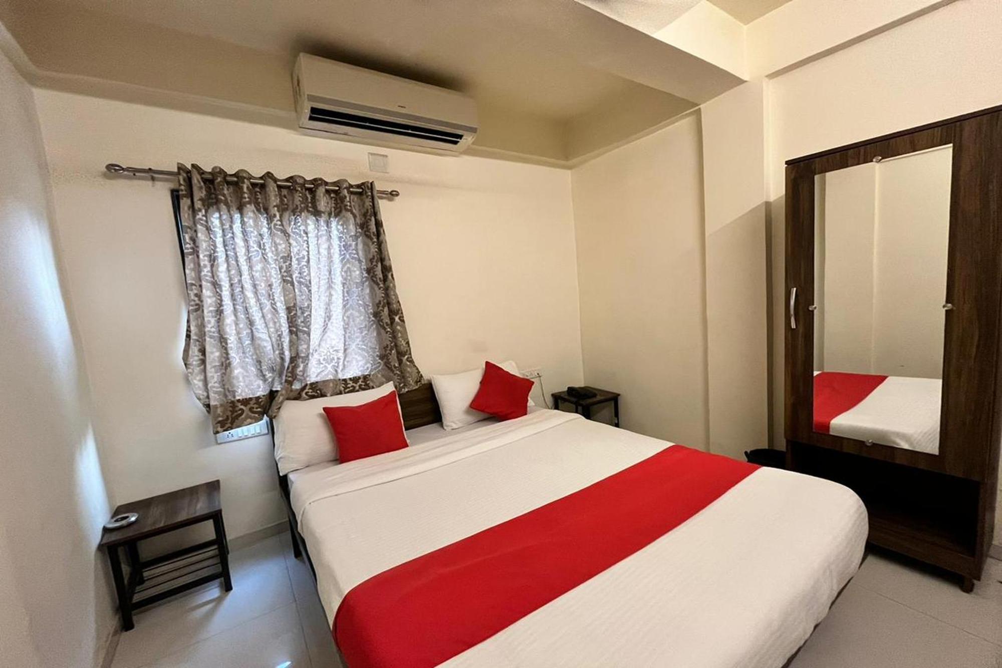 Hotel Kalyan Palace Bātwa Exterior foto
