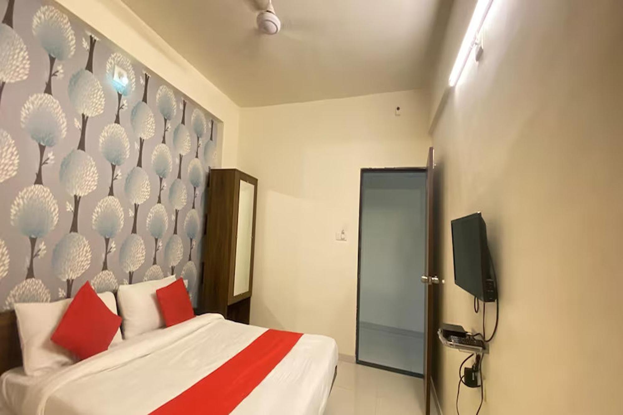 Hotel Kalyan Palace Bātwa Exterior foto